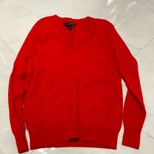 Banana Republic Sweater red vNeck, petite XS